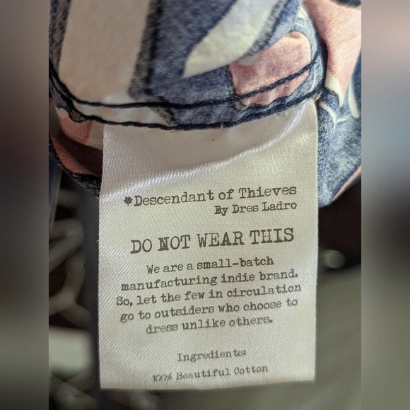 Descendant of Thieves Short Sleeved Button Down Shirt, Large - Picture 6 of 6